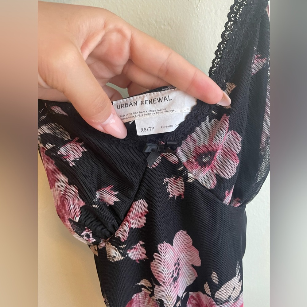 Urban outfitters mini dress. Cute floral bodycon worn once!